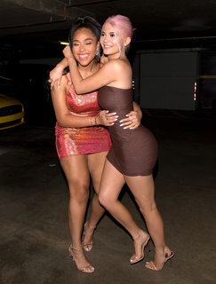 Kylie Jenner feet photo thumbnail