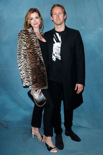 Anne Hathaway feet photo thumbnail
