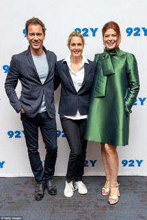 Debra Messing feet photo thumbnail