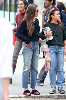 Lea Michele feet photo thumbnail