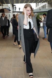 Emma Stone feet photo thumbnail