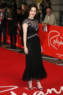 Rachel Brosnahan feet photo thumbnail