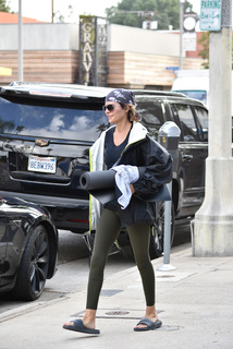 Lisa Rinna feet photo thumbnail