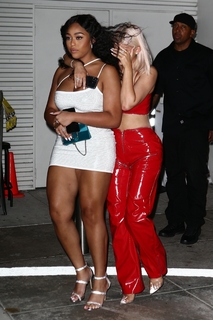Kylie Jenner feet photo thumbnail