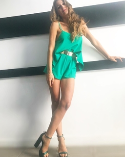Carolina Ardohain feet photo thumbnail