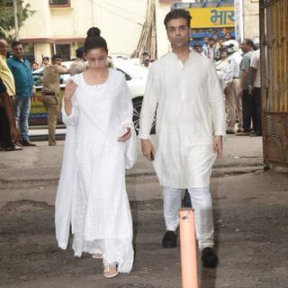 Alia Bhatt feet photo thumbnail