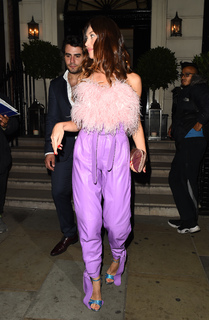 Olga Kurylenko feet photo thumbnail