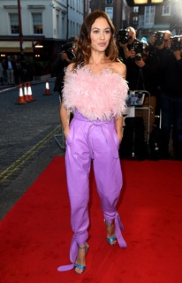 Olga Kurylenko feet photo thumbnail