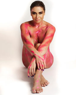 Giovanna Antonelli feet photo thumbnail