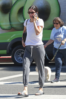 Courteney Cox feet photo thumbnail