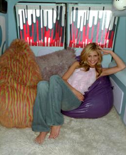 Sarah Michelle Gellar feet photo thumbnail
