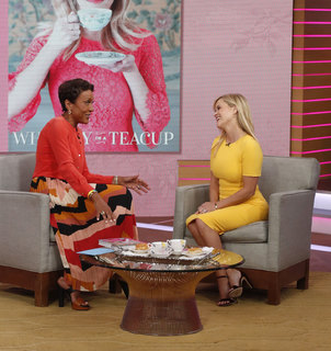 Reese Witherspoon feet photo thumbnail