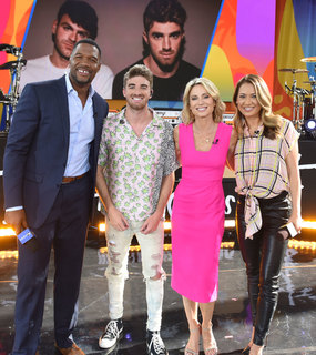 Amy Robach feet photo thumbnail