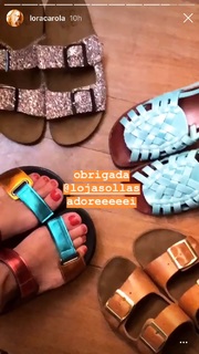 Carolina Dieckmann feet photo thumbnail