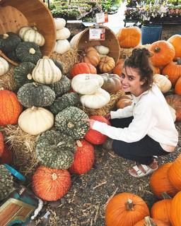 Taylor Hill feet photo thumbnail