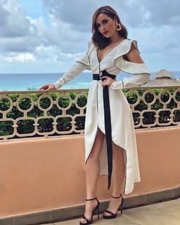 Cynthia Rodríguez feet photo thumbnail