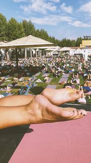Adriene Mishler feet photo thumbnail