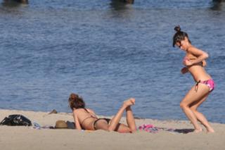Shenae Grimes-Beech feet photo thumbnail