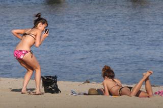 Shenae Grimes-Beech feet photo thumbnail