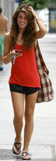 Shenae Grimes-Beech feet photo thumbnail
