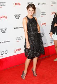 Shenae Grimes-Beech feet photo thumbnail