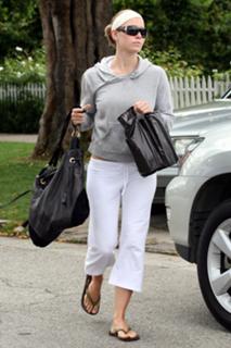 Jessica Biel feet photo thumbnail