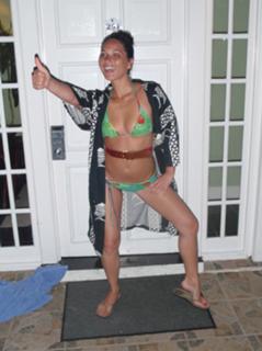 Olivia Munn feet photo thumbnail