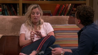 Kaley Cuoco feet photo thumbnail