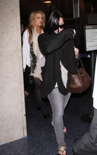 Demi Lovato feet photo thumbnail