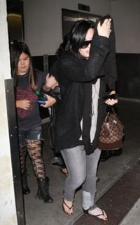 Demi Lovato feet photo thumbnail
