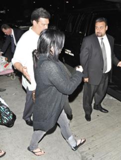 Demi Lovato feet photo thumbnail