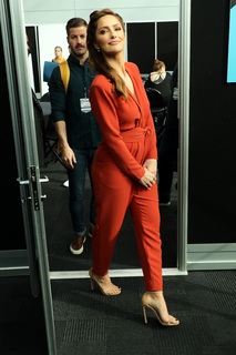 Minka Kelly feet photo thumbnail