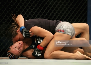 Michelle Waterson feet photo thumbnail