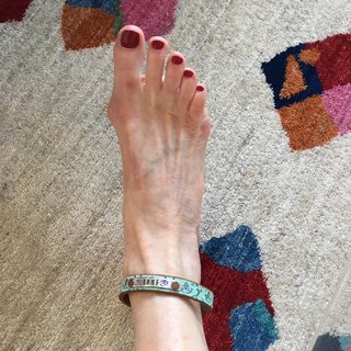 Dana Delany feet photo thumbnail