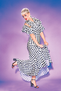 Katy Perry feet photo thumbnail