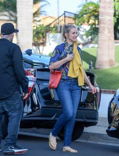 Cameron Diaz feet photo thumbnail