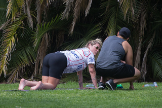 Kesha feet photo thumbnail