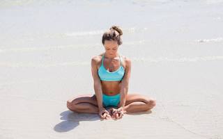 Kino MacGregor feet photo thumbnail