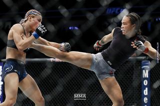 Michelle Waterson feet photo thumbnail