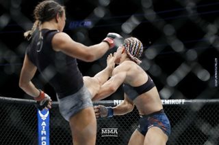Michelle Waterson feet photo thumbnail