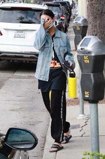 Vanessa Hudgens feet photo thumbnail