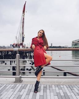 Xenia Tchoumitcheva feet photo thumbnail
