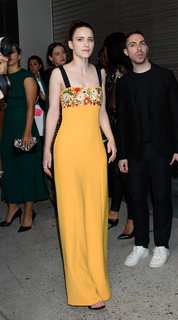Rachel Brosnahan feet photo thumbnail