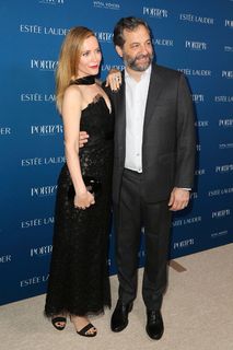 Leslie Mann feet photo thumbnail