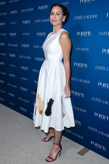 Minnie Driver feet photo thumbnail