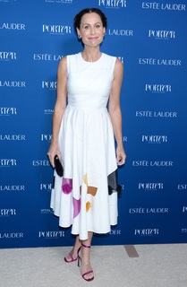 Minnie Driver feet photo thumbnail