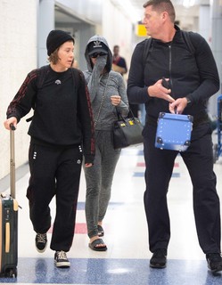 Katy Perry feet photo thumbnail