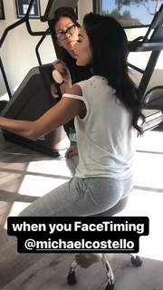 Nicole Scherzinger feet photo thumbnail