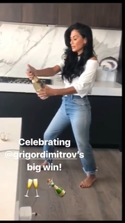 Nicole Scherzinger feet photo thumbnail