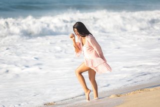 Maite Perroni feet photo thumbnail
